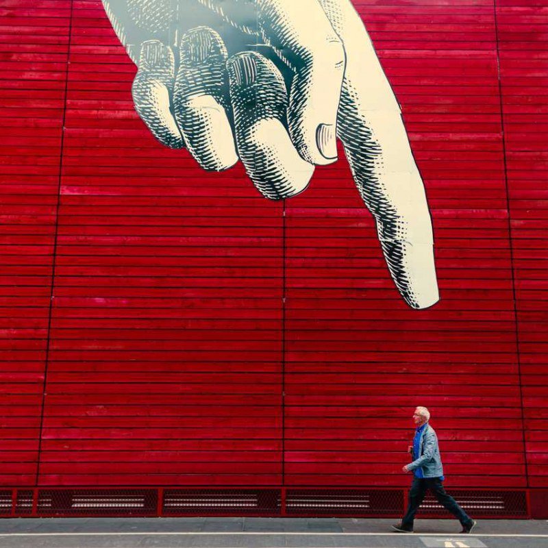 frank-mckenna-118432-1280